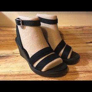 Crocs Leigh Wedge - Black